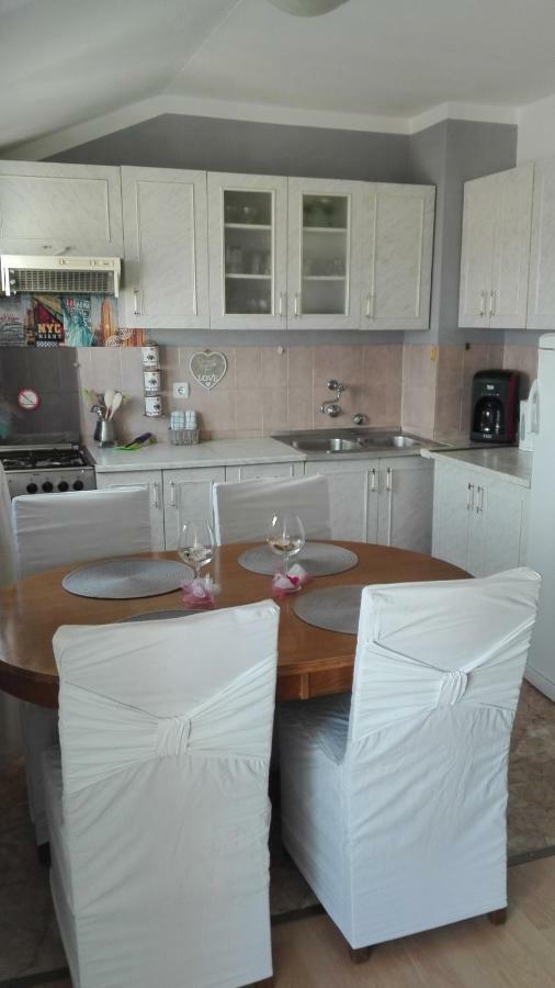 Apartman Nicole Lägenhet Zadar Exteriör bild